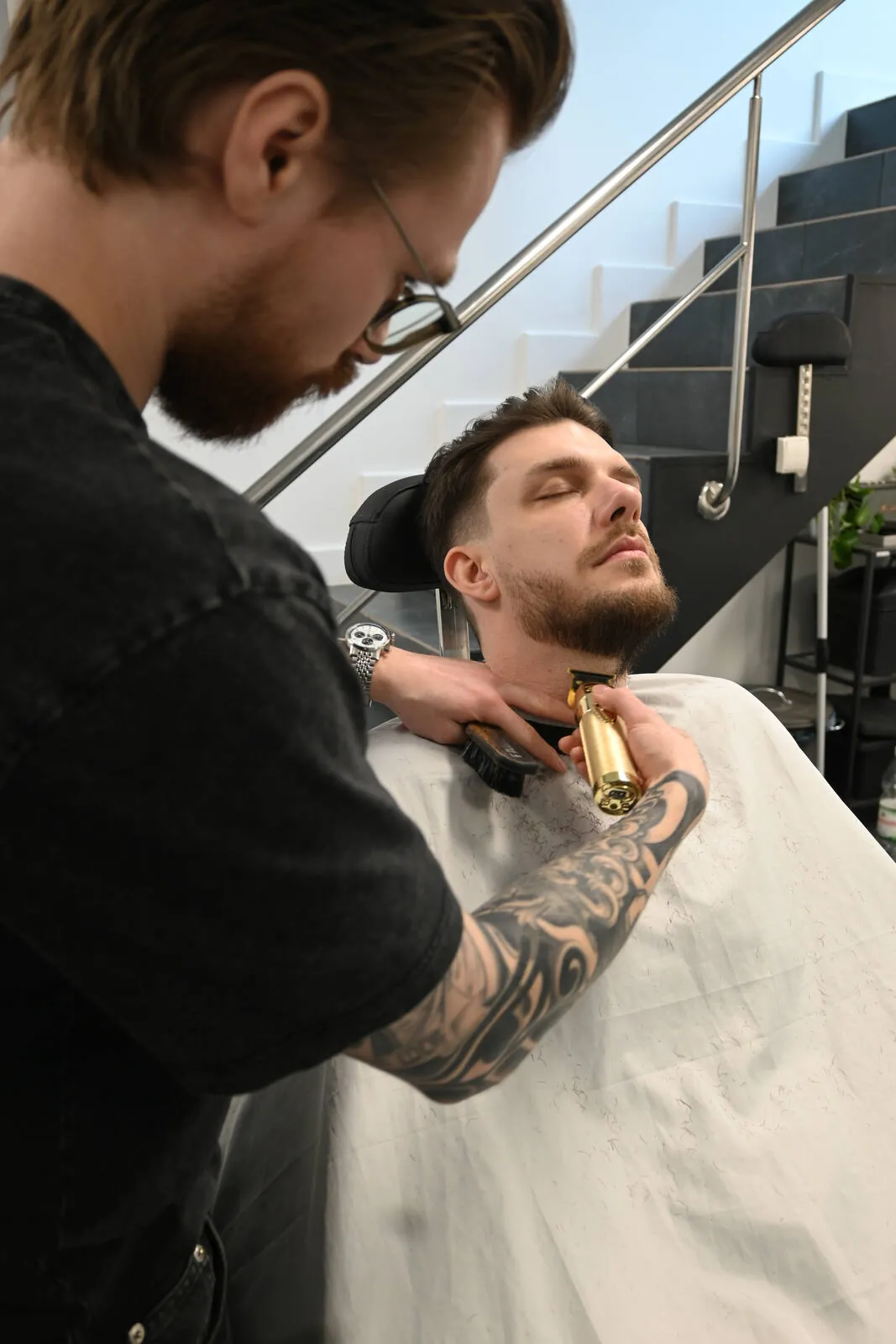 Trymowanie brody i linii brody w OFF CUT Barbershop w Szczecinie