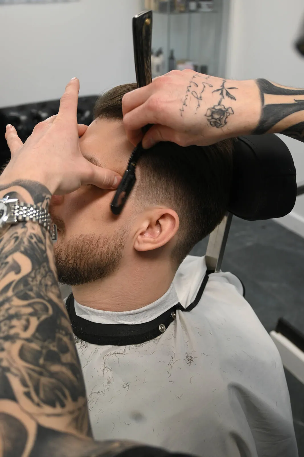 Stylizacja i trymowanie brody w OFF CUT Barbershop