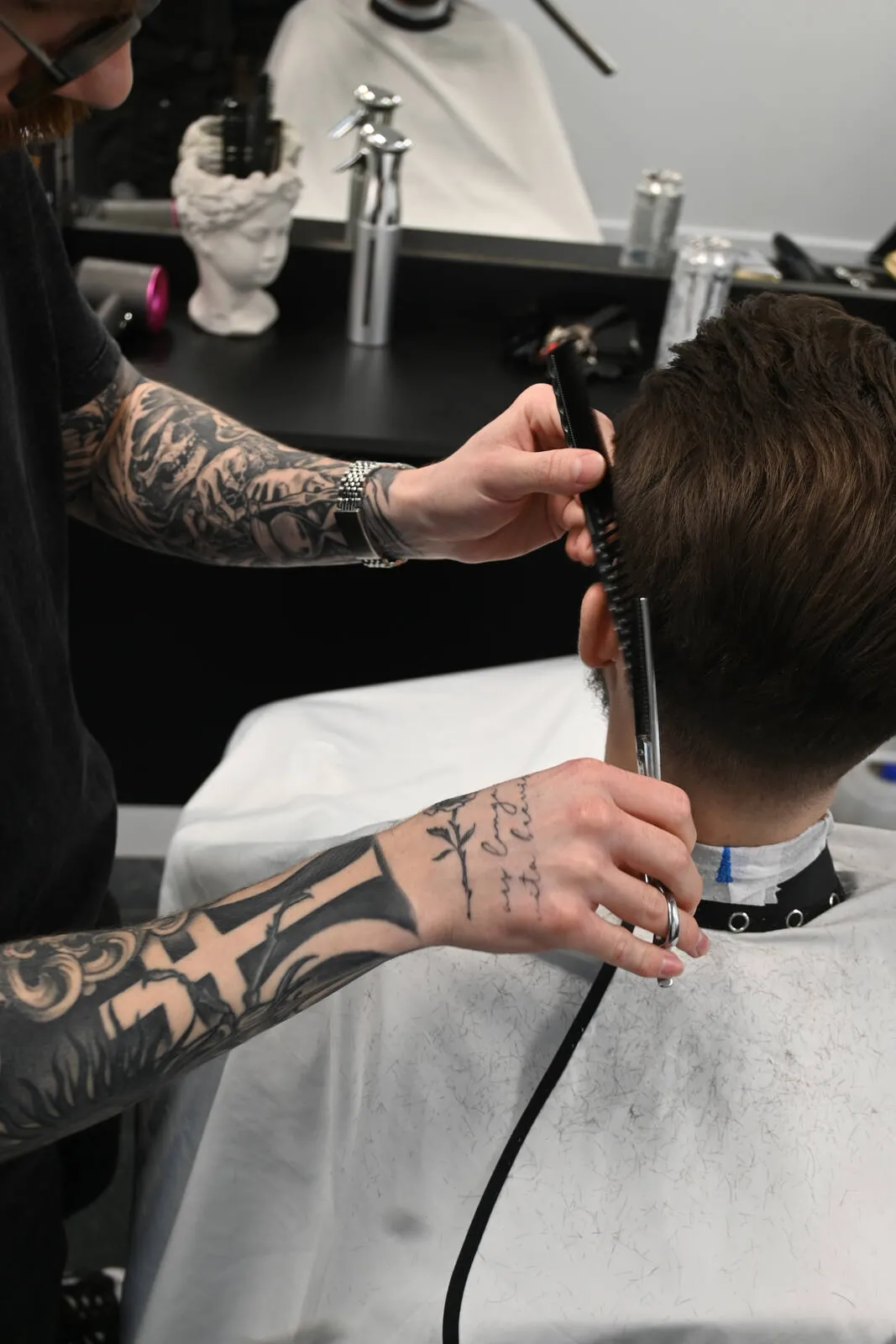 Undercut z teksturą - OFF CUT Barbershop Szczecin